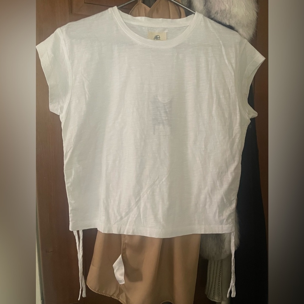 NWT white short sleeve perfect tee drawstring on sides